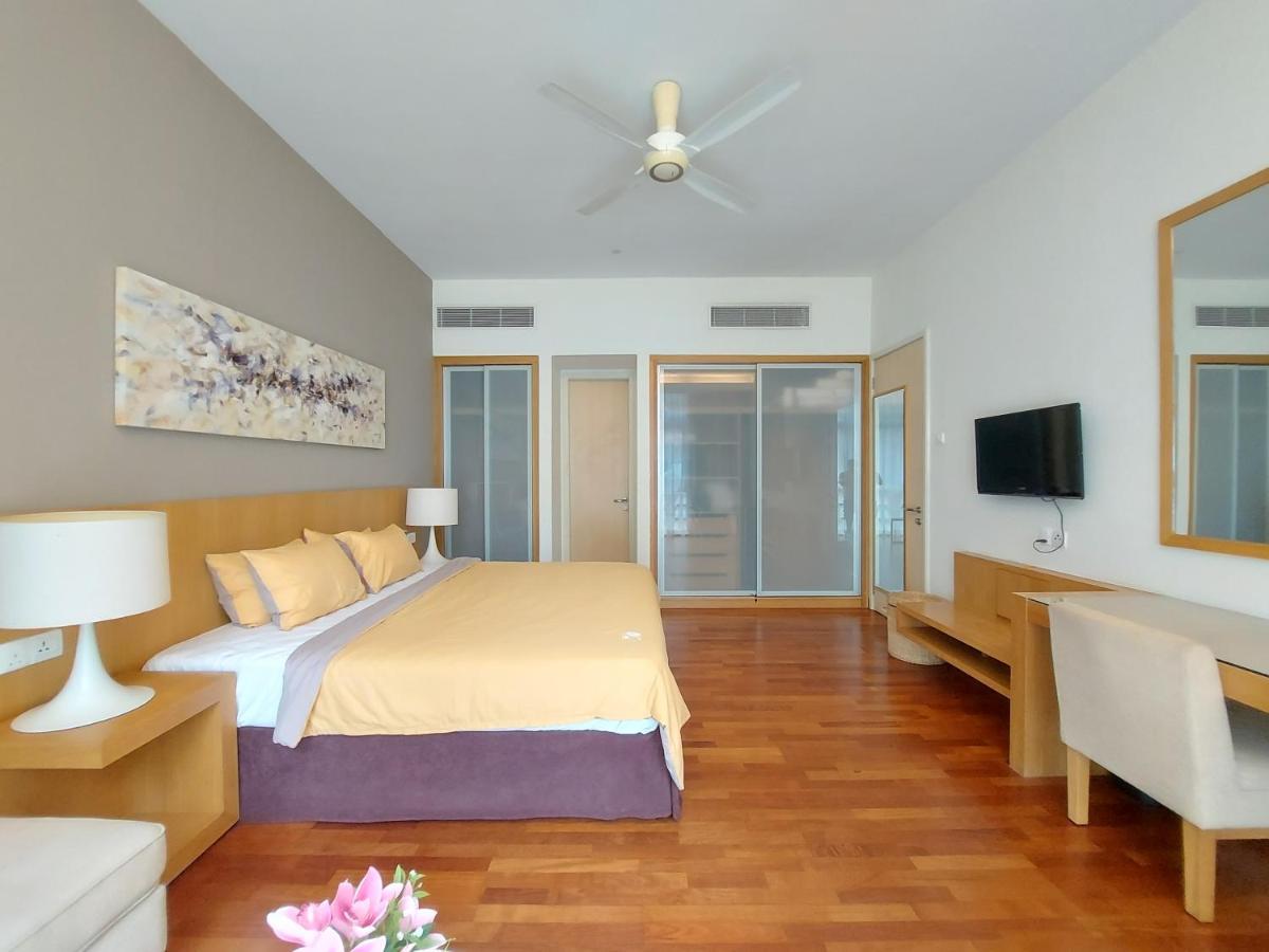 Klcc 274 Bukit Bintang 4 Pax Free 1 Parking *