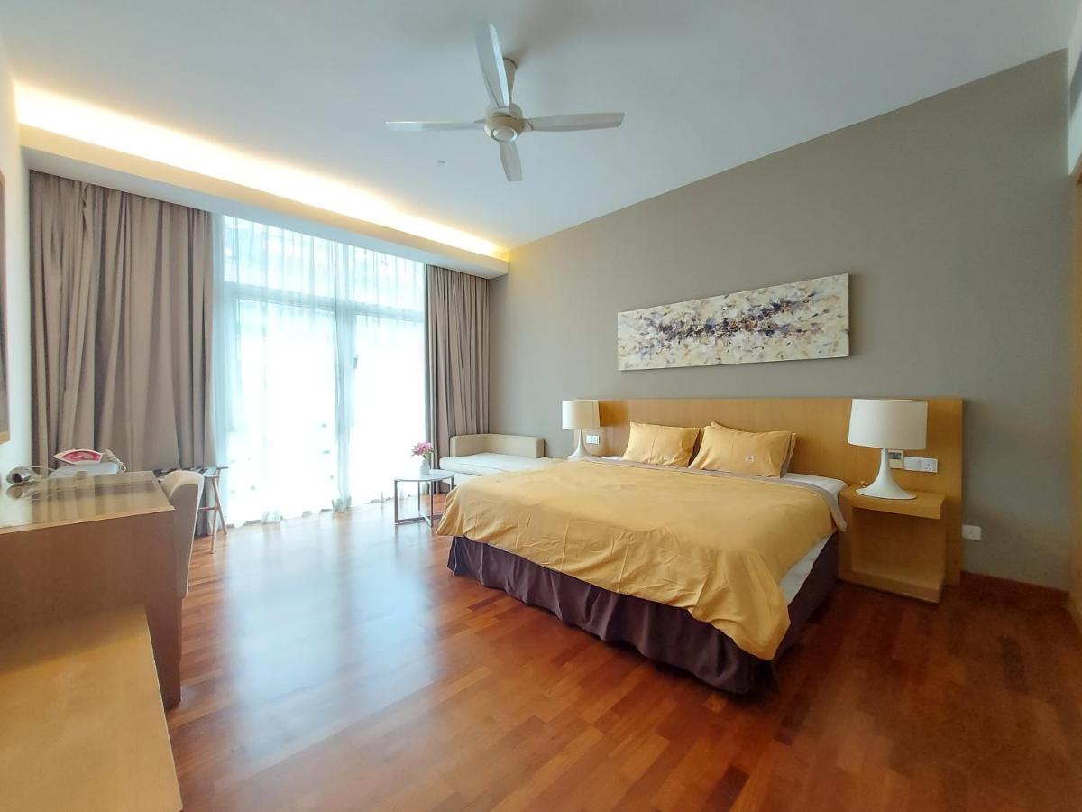 Klcc 274 Bukit Bintang 4 Pax Free 1 Parking *
