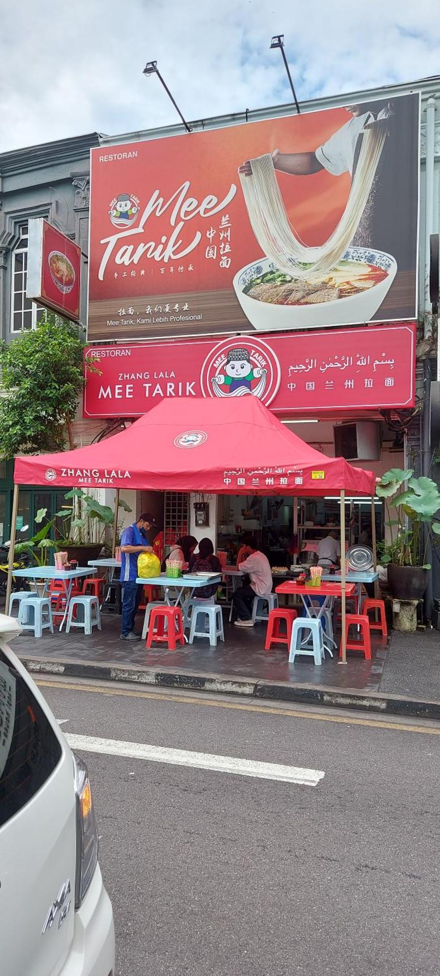 Klcc 274 Bukit Bintang 4 Pax Free 1 Parking *